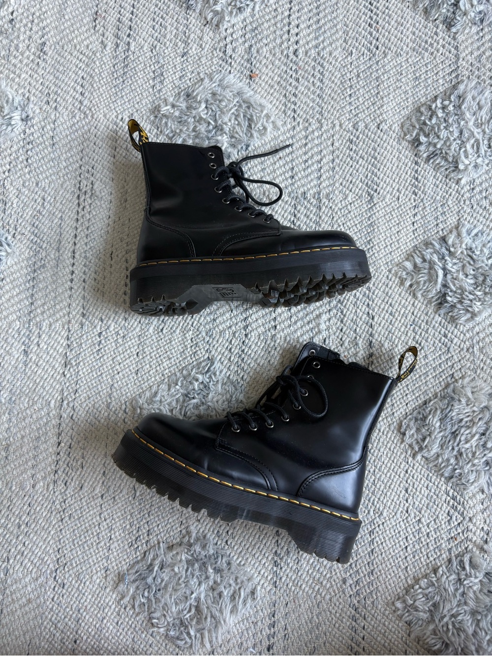 Dr. Martens - Picture 2 of 9